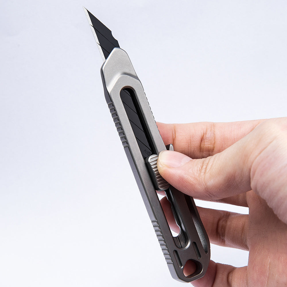 Titanium Alloy Utility Knife: Portable Push-Pull Retractable Blade for EDC & Cutting Tasks