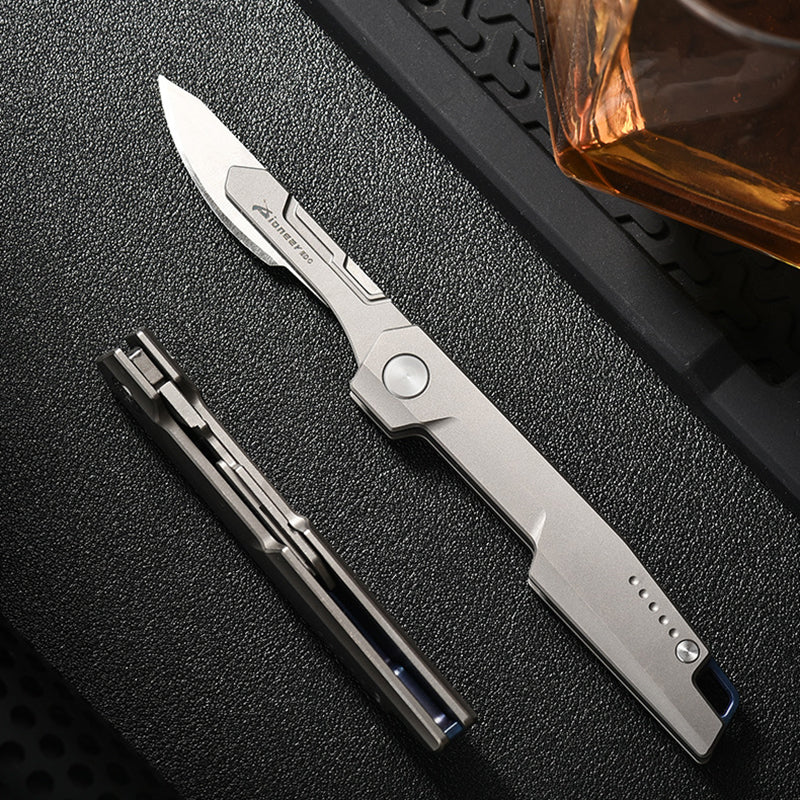 Titanium Alloy Multifunctional EDC Utility Knife With 10 Pcs No.24 Blades