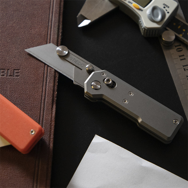 9Ti EDC Titanium Alloy Utility Knife with 10 Stainless Steel Blades Suitable for EDC and Outdoor Use (Gray)