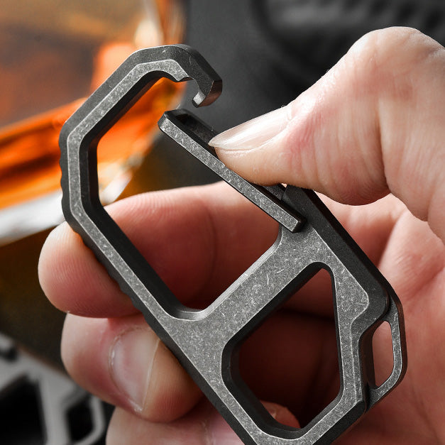 Titanium alloy with corkscrew keychain, high elasticity outdoor carabiner, strap buckle