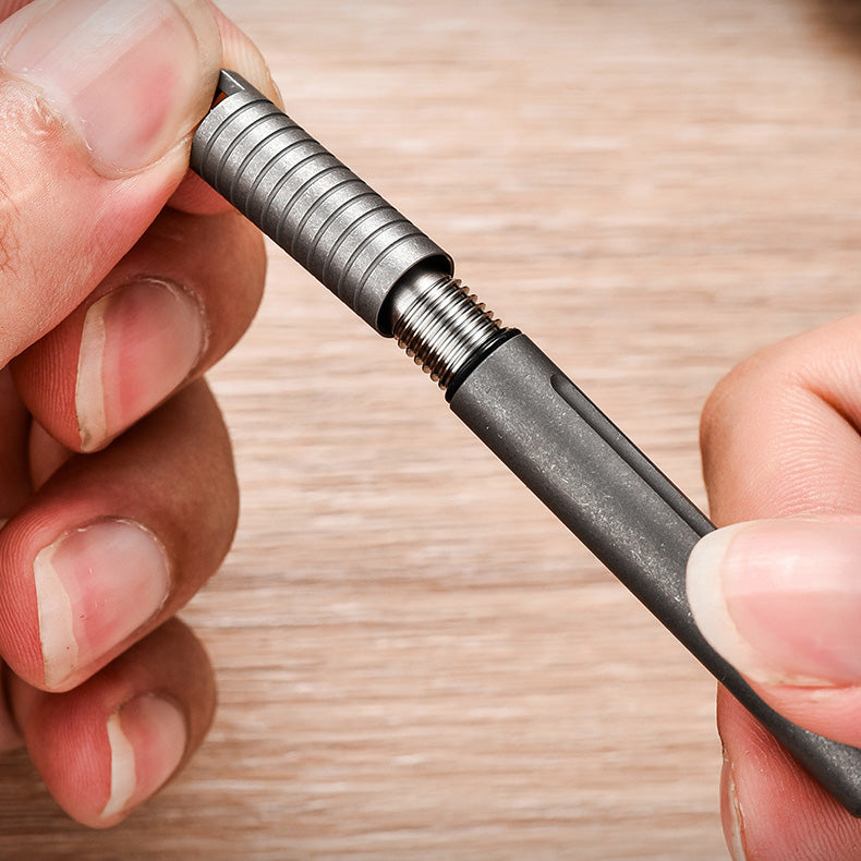 Titanium alloy pen, short version can hang keychain, EDC Outdoor carrying