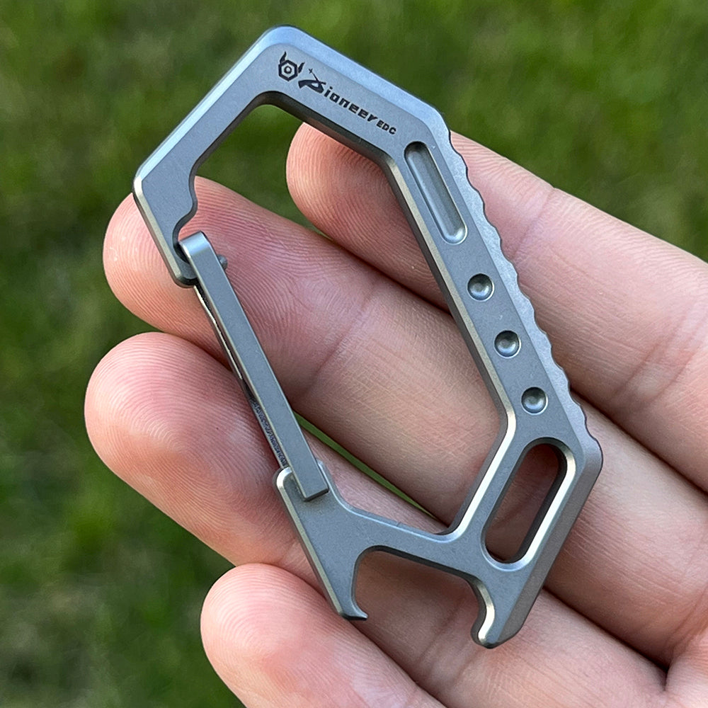 Titanium alloy Keychain Multifunctional Keychain Bottle Opener, Titanium Carabiner