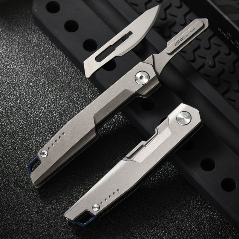 Titanium Alloy Multifunctional EDC Utility Knife With 10 Pcs No.24 Blades