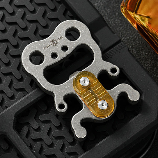 Multifunctional Titanium Alloy Crowbar ,EDC Tool, Titanium Alloy Bottle Opener, Frog Shape Portable Ornaments, Outdoor Tools