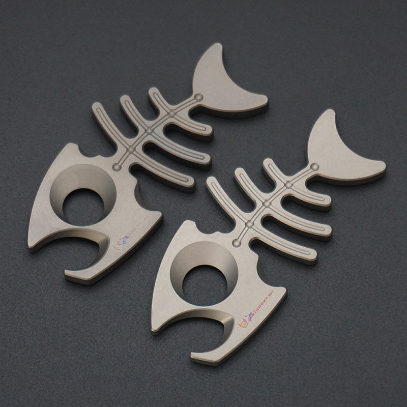 Multifunctional Titanium Alloy Fishbone Crowbar Outdoor EDC Tool Portable Bottle Opener Keychain Pendant